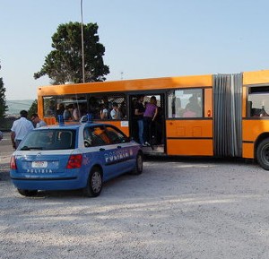 polizia-autobus-300x289.jpg (300×289)
